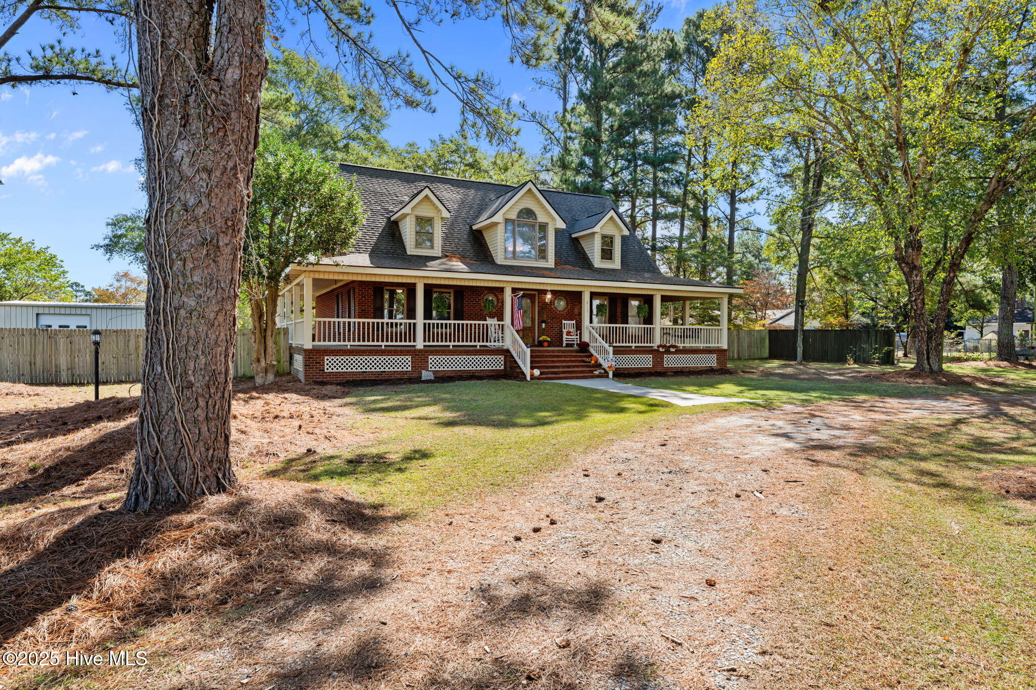 415 Bay Bush Road Vanceboro, NC 28586 - Photo 9 of 38 Circular driveway