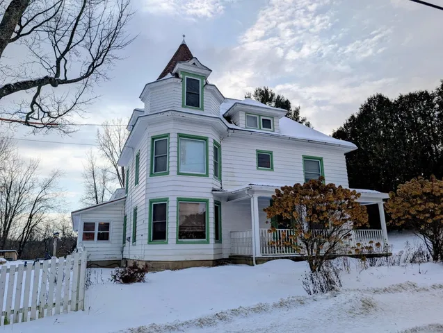 $320,000 | 252 North Pleasant Street, Troy, VT 05859