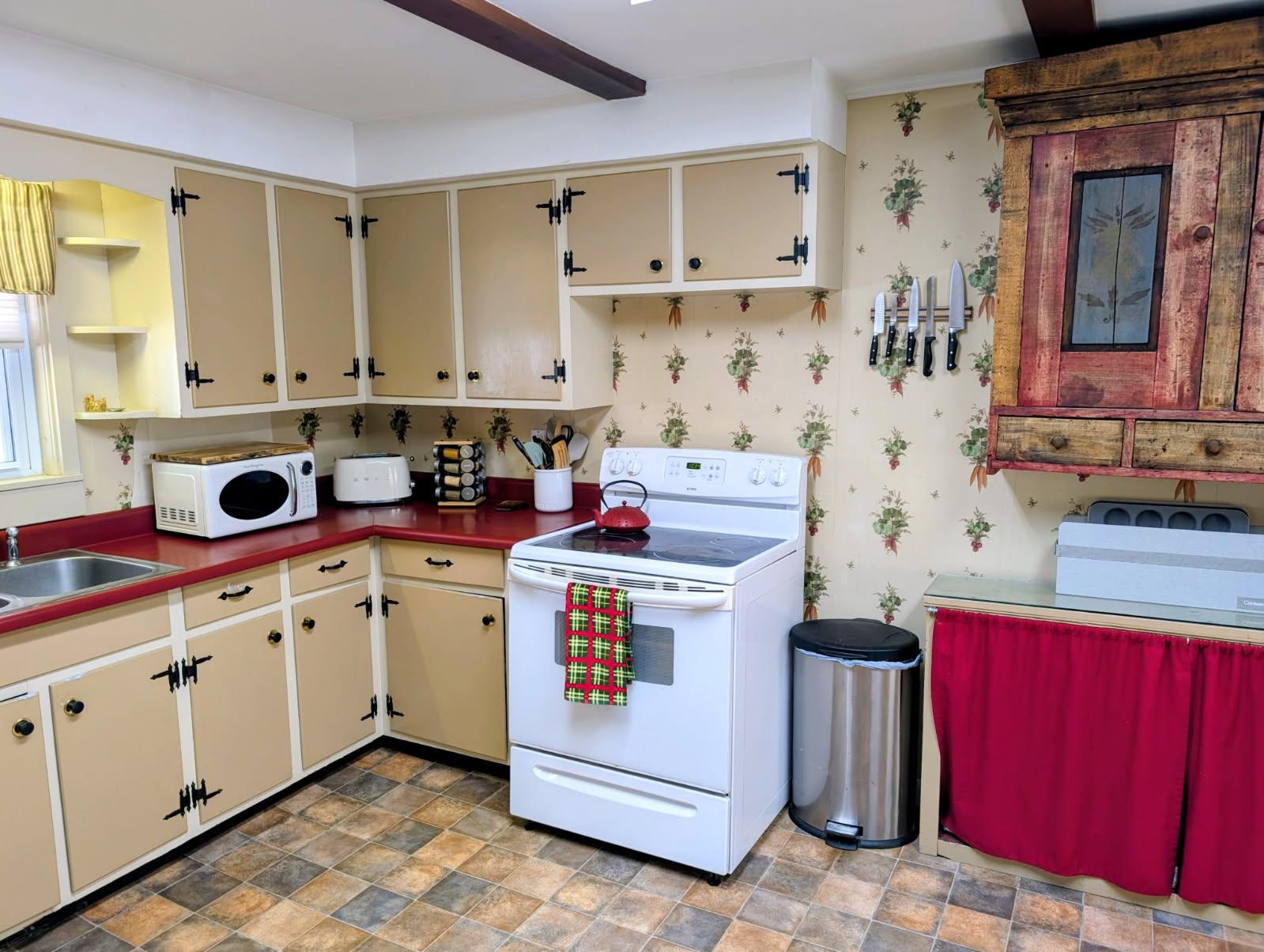 252 North Pleasant Street Troy, VT 05859 - Photo 14 of 36