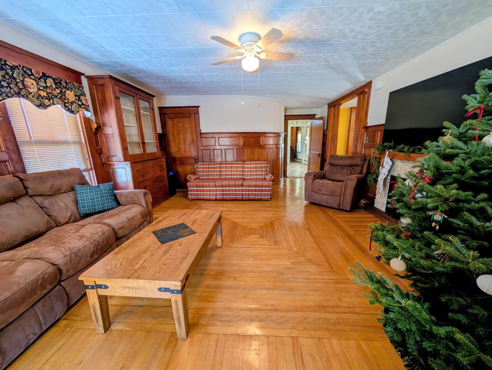 252 North Pleasant Street Troy, VT 05859 - Photo 7 of 36