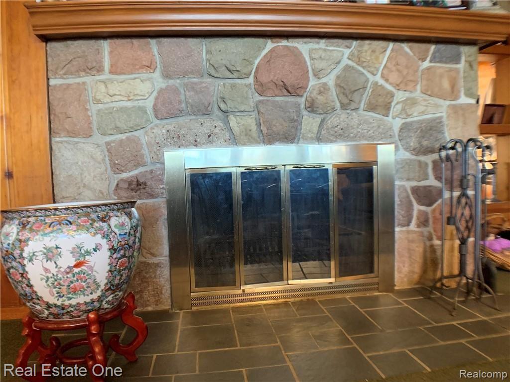 6970 Hatchery Road Waterford, MI 48327 - Photo 6 of 38 Natural Stone Fireplace