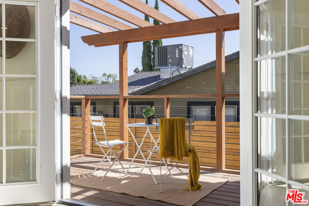 2423 Ridgeview Avenue Los Angeles, CA 90041 - Photo 10 of 30 Gallery Image 10