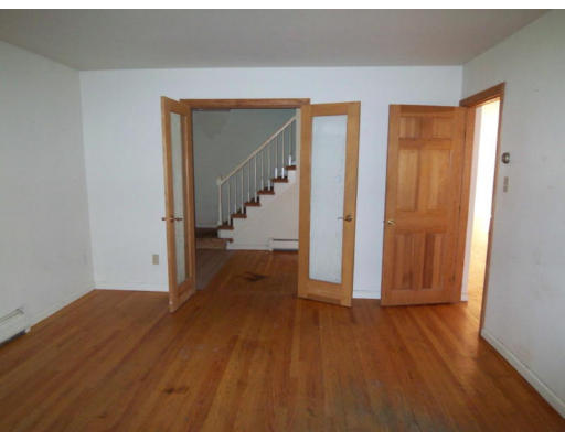 287 Shutesbury Road Amherst, MA 01002 - Photo 3 of 11
