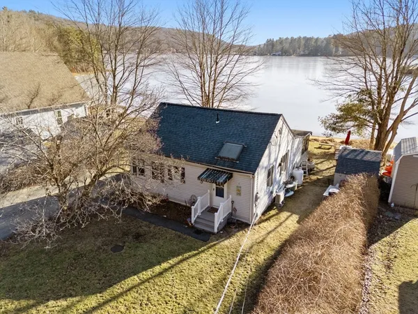 $475,000 | 8 Lakeshore Drive, Holland, MA 01521