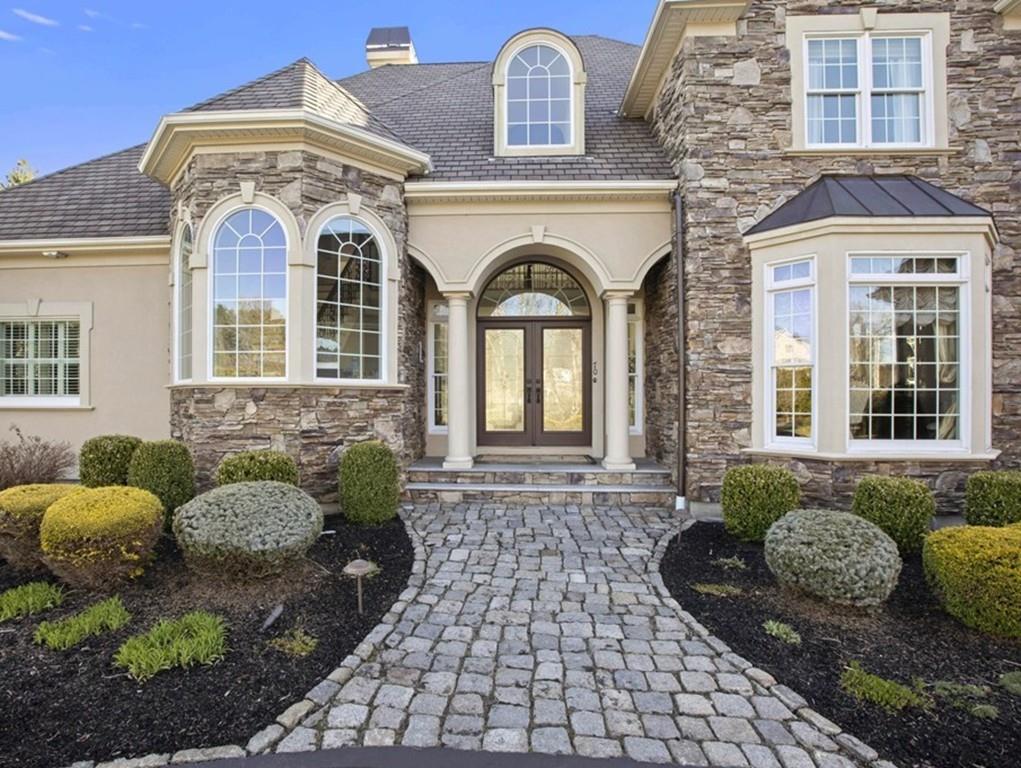 70 Colts Crossing Canton, MA 02021 - Photo 4 of 37