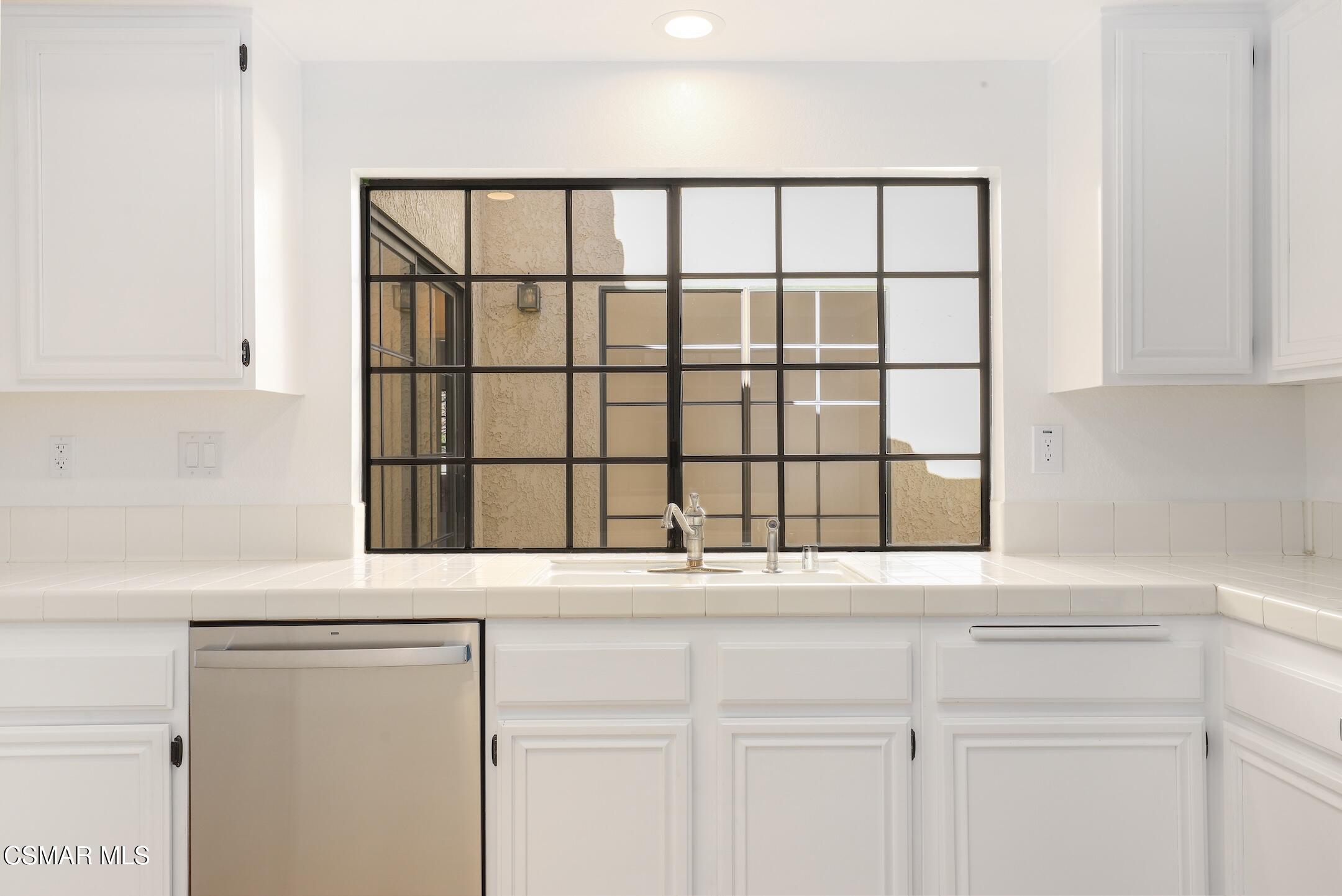 765 Congressional Road Simi Valley, CA 93065 - Photo 18 of 35 a close up of a sink