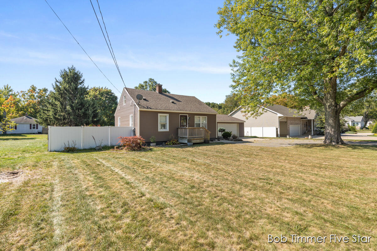 2523 Heights Ravenna Road Muskegon, MI 49444 - Photo 2 of 18 IMG_1001