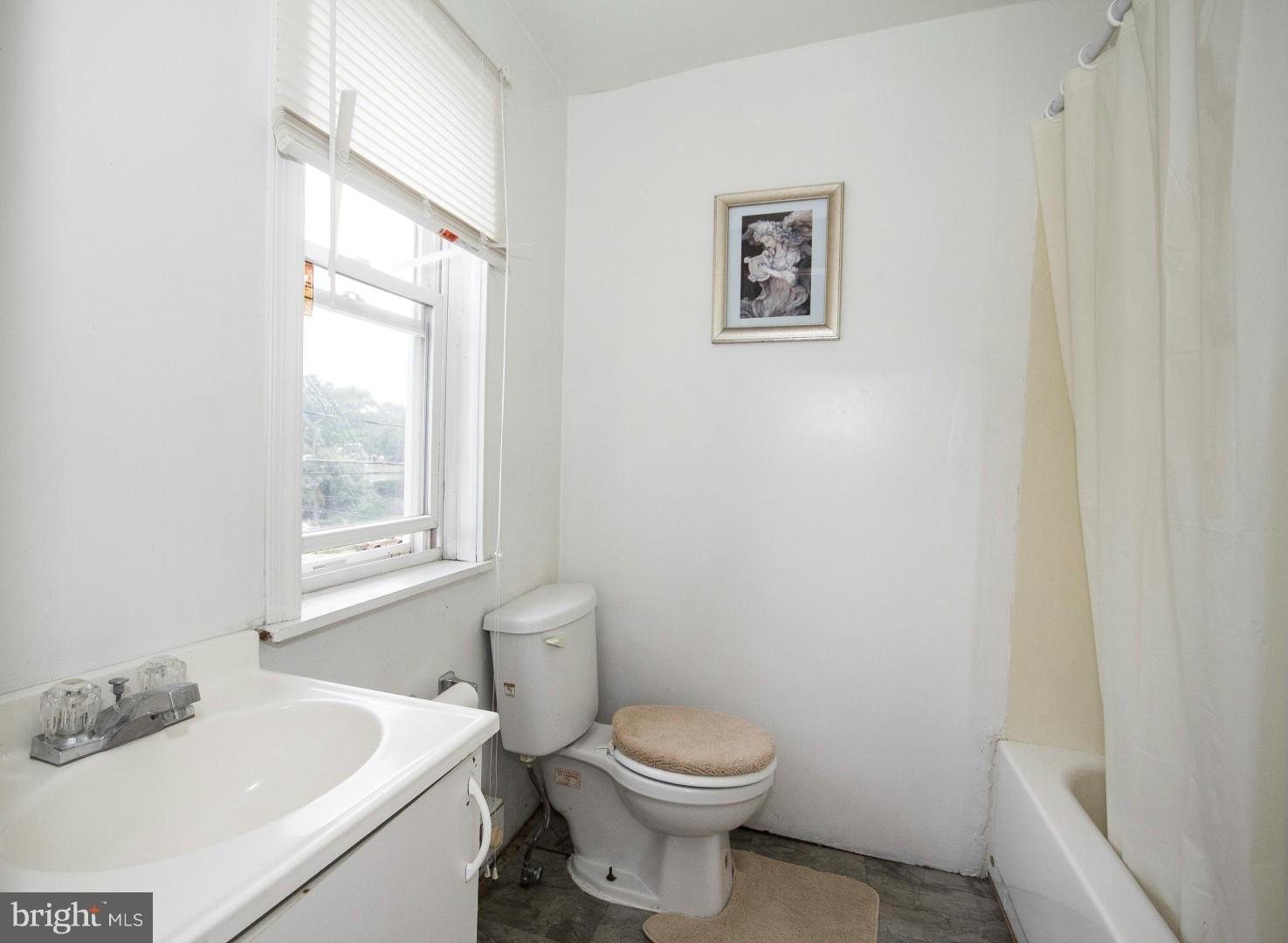 4232 Falls Road Baltimore, MD 21211 - Photo 21 of 30 Bath