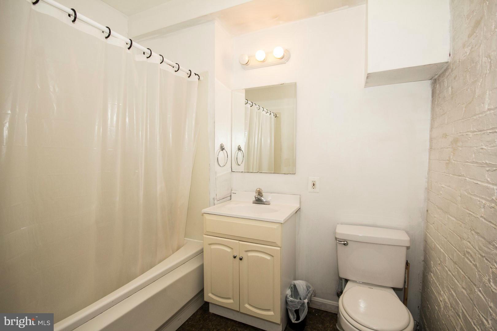 4232 Falls Road Baltimore, MD 21211 - Photo 28 of 30 Bath
