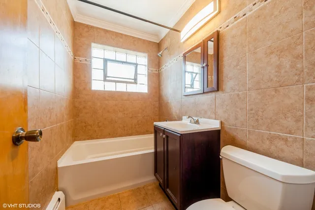 $1,699 | 4752 North Menard Avenue, Unit 3S, Chicago, IL 60630