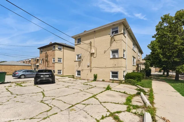 $1,699 | 4752 North Menard Avenue, Unit 3S, Chicago, IL 60630