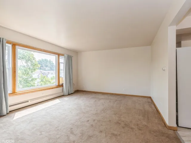 $1,699 | 4752 North Menard Avenue, Unit 3S, Chicago, IL 60630