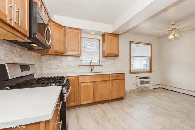 $1,699 | 4752 North Menard Avenue, Unit 3S, Chicago, IL 60630