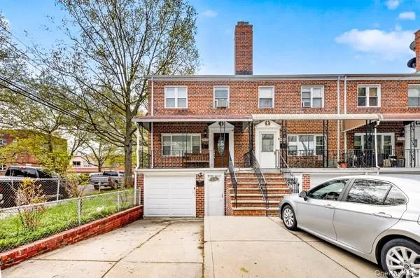 $1,280,000 | 209-20 43rd Avenue | Bayside