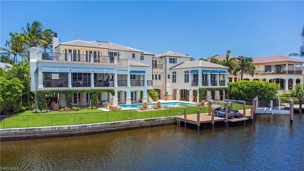 $14,995,000 | 2001 4th Street South, Naples, FL 34102