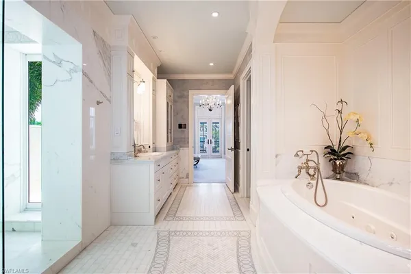 $14,995,000 | 2001 4th Street South, Naples, FL 34102