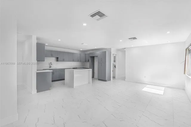 $5,500 | 2901 Southwest 92nd Avenue, Miami, FL 33165