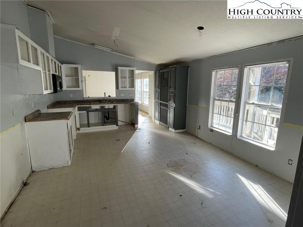 2428 Smithey Road Crumpler, NC 28617 - Photo 3 of 13 Gallery Image 3