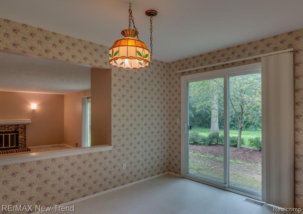 35962 Fredericksburg Road Farmington Hills, MI 48331 - Photo 8 of 21