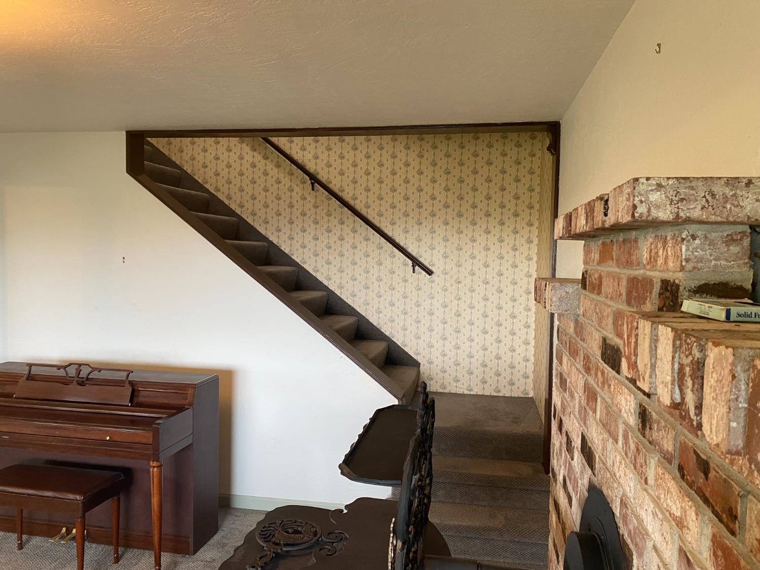 5021 Banbury Cross Road Shingle Springs, CA 95682 - Photo 39 of 92 Stair case towards upper story.