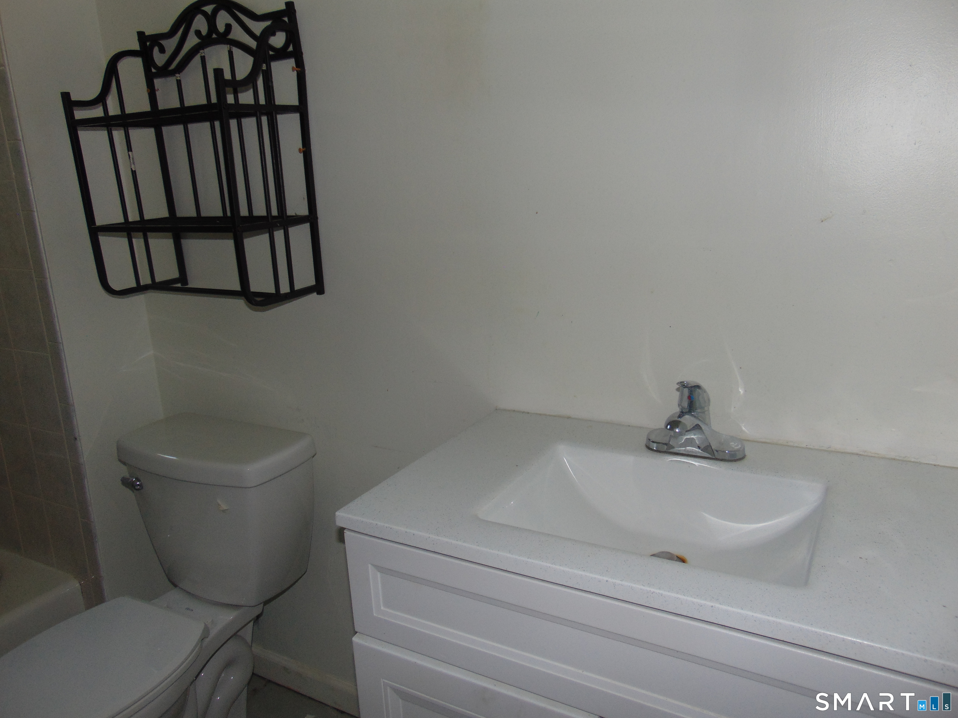 220 Park Road Waterbury, CT 06708 - Photo 12 of 20