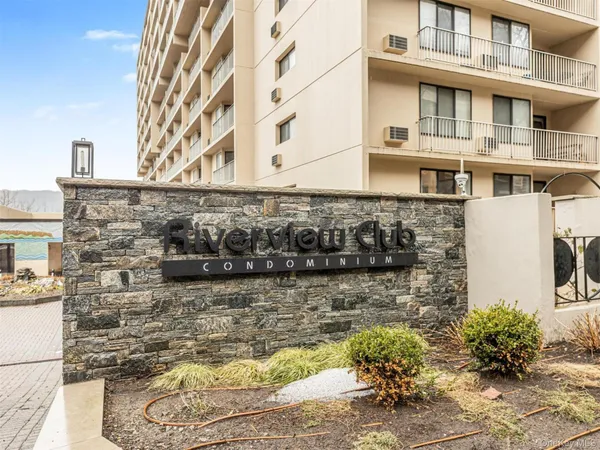 $549,000 | 1155 Warburton Avenue, Unit 11F, Yonkers, NY 10701
