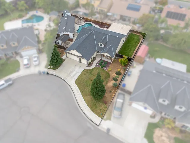 $699,900 | 5887 North Bonta Avenue, Fresno, CA 93723