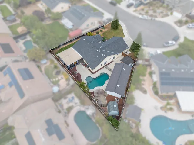 $699,900 | 5887 North Bonta Avenue, Fresno, CA 93723