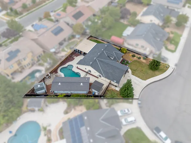 $699,900 | 5887 North Bonta Avenue, Fresno, CA 93723