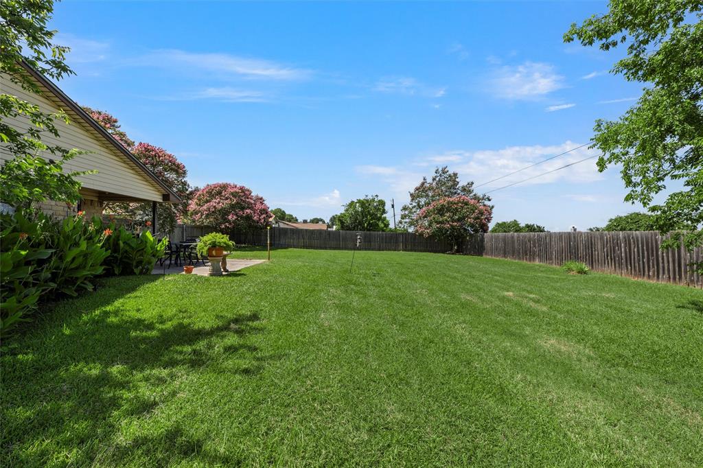 116 Boleman Drive Hewitt, TX 76643 - Photo 34 of 38 Fenced backyard with a patio