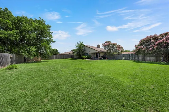 $225,000 | 116 Boleman Drive, Hewitt, TX 76643