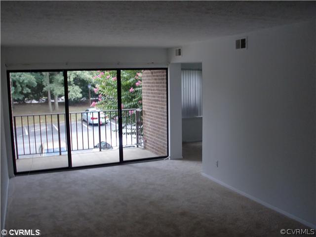 1503 Largo Road, Unit 103 Richmond, VA 23238 - Photo 3 of 6 Living Room