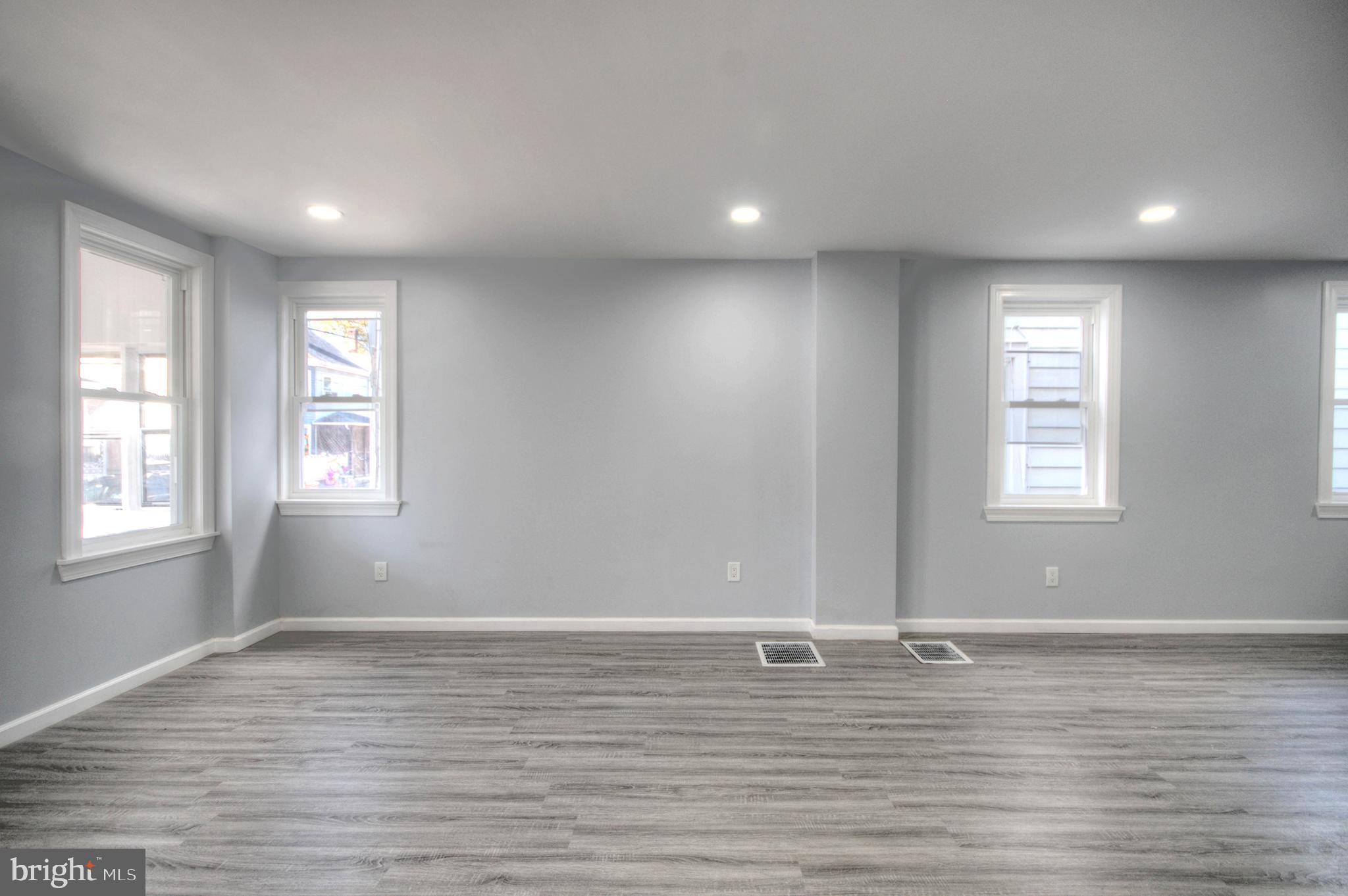 319 Middlesex Street Gloucester City, NJ 08030 - Photo 12 of 52