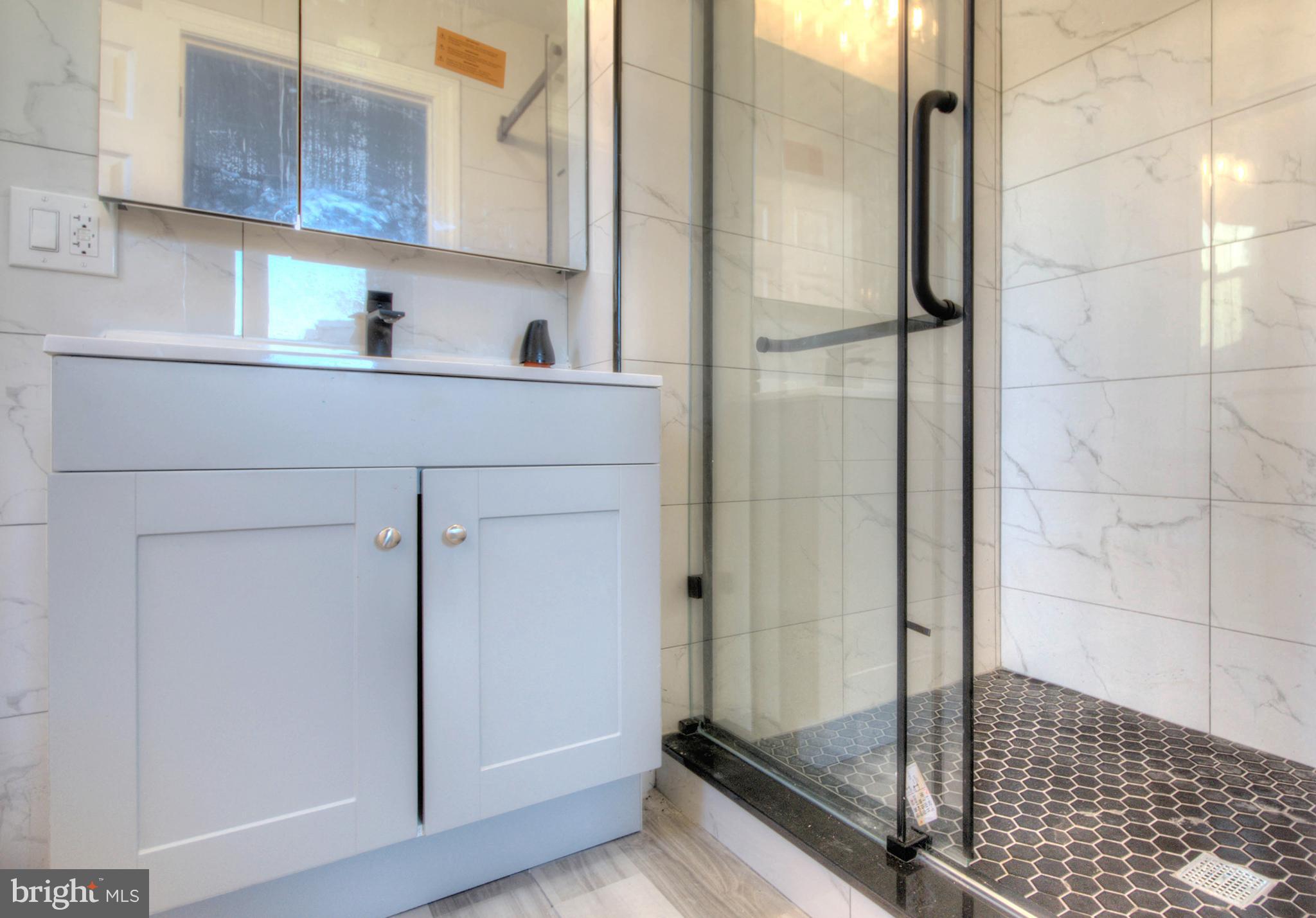 319 Middlesex Street Gloucester City, NJ 08030 - Photo 4 of 52