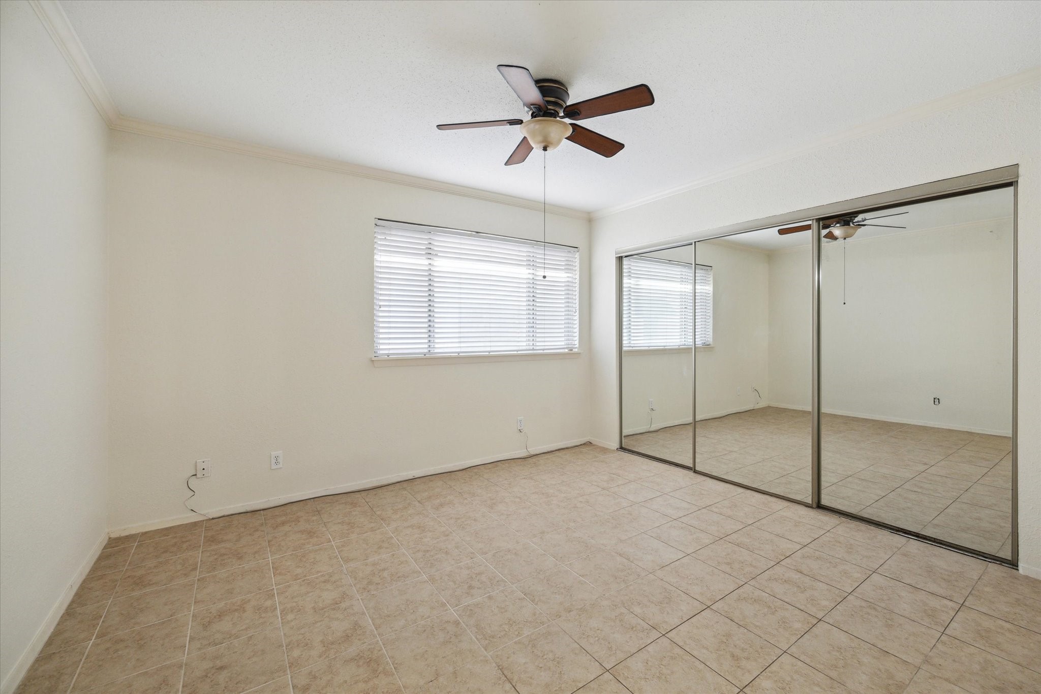 4040 San Felipe Street, Unit 135 Houston, TX 77027 - Photo 10 of 17 a view of an empty room