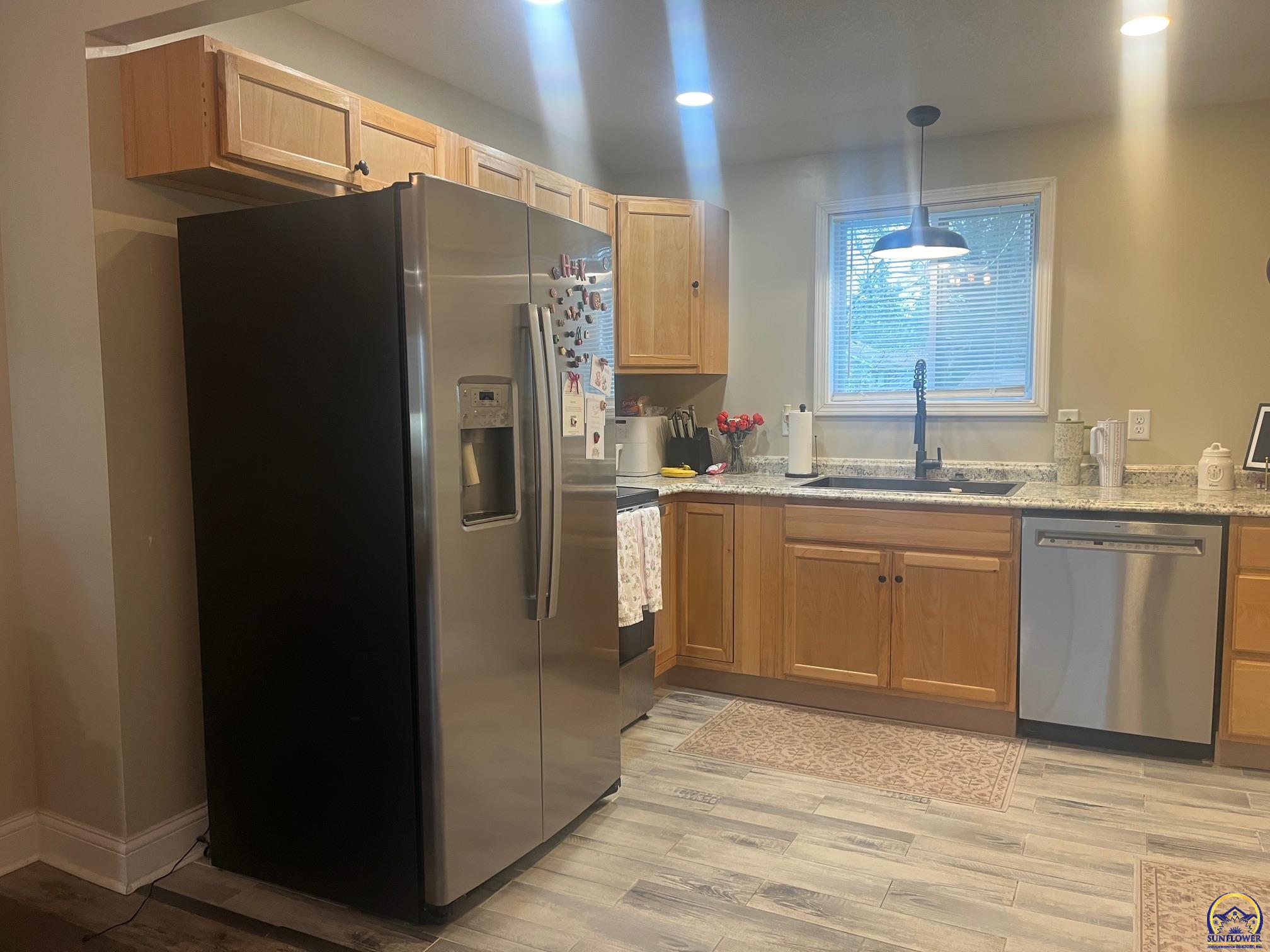 1819 Southwest Cherokee Street Topeka, KS 66606 - Photo 5 of 12