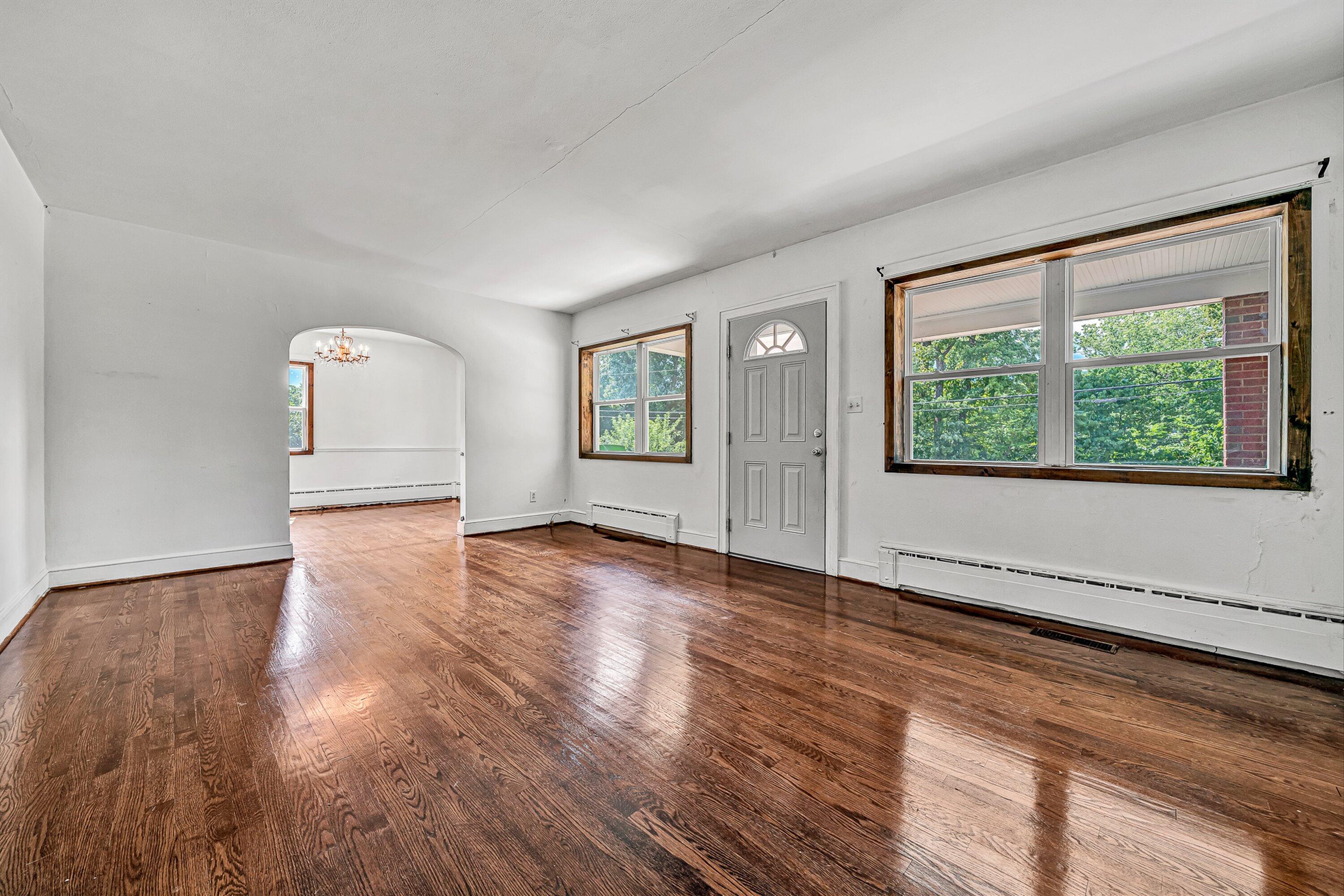 2362 West Riverside Drive Salem, VA 24153 - Photo 5 of 37 05-VM-04770
