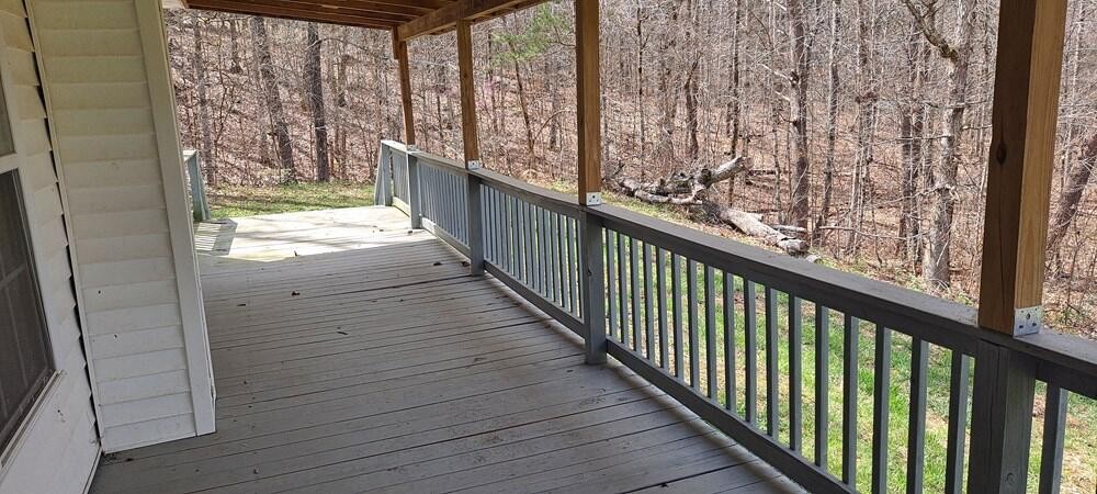 1598 Lyle Road Dandridge, TN 37725 - Photo 27 of 34 Gallery Image 27
