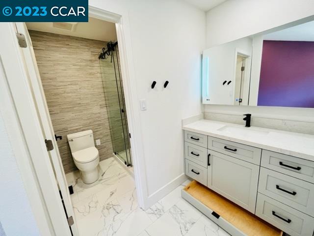 118 Lawnview Circle Danville, CA 94526 - Photo 29 of 50 a bathroom with a sink and mirror with bathtub