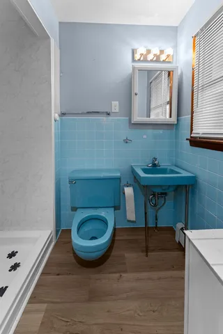 $325,000 | 305 North Henderson Road, Alexis, IL 61412