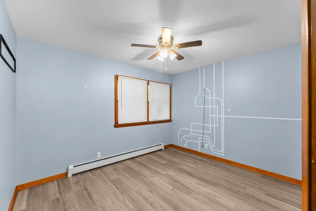 $325,000 | 305 North Henderson Road, Alexis, IL 61412