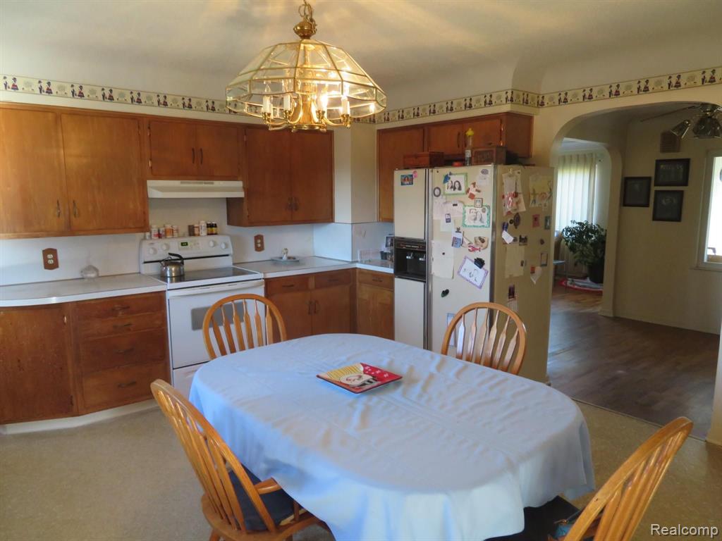 5231 North Jennings Road Flint, MI 48504 - Photo 5 of 18