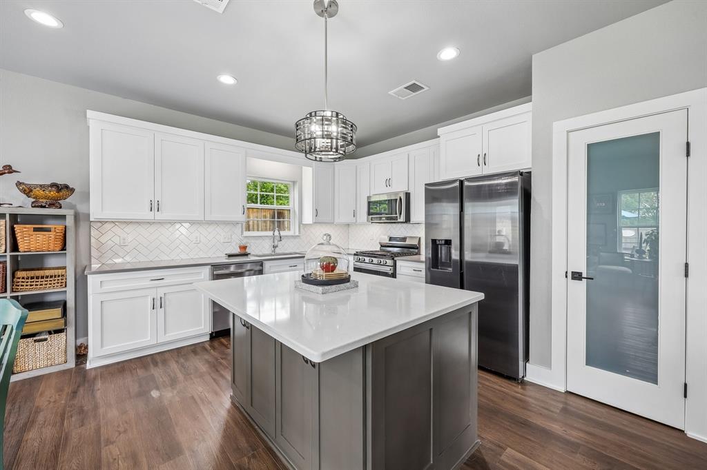 116 East Bexar Street Mabank, TX 75147 - Photo 9 of 23