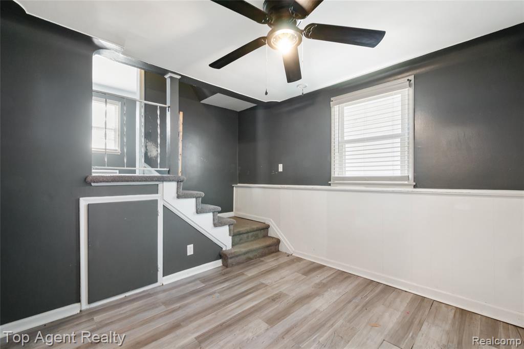 22085 Rausch Avenue Eastpointe, MI 48021 - Photo 9 of 39