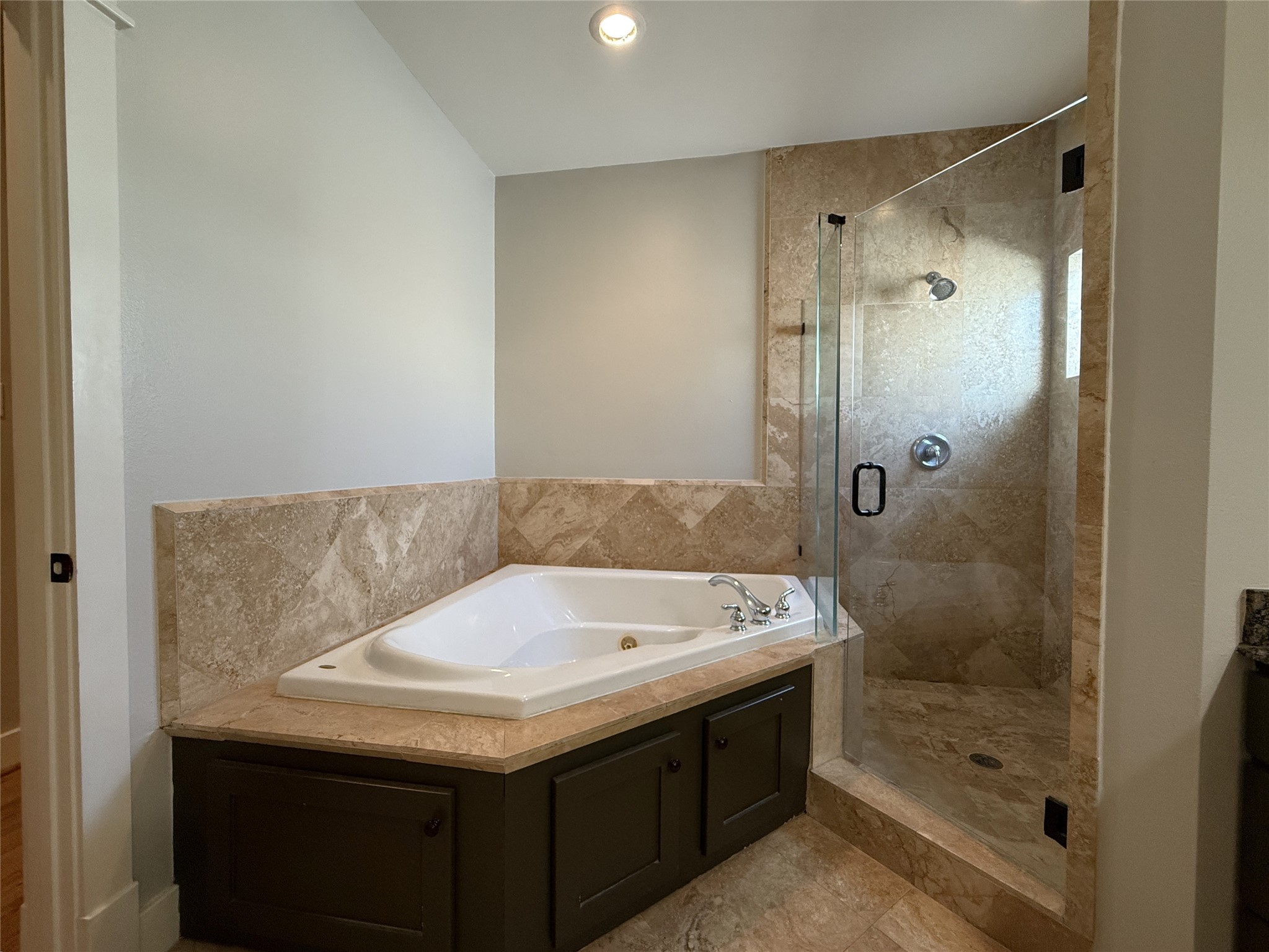 5237 Center Street Houston, TX 77007 - Photo 22 of 27 a bathroom with a sink and a mirror