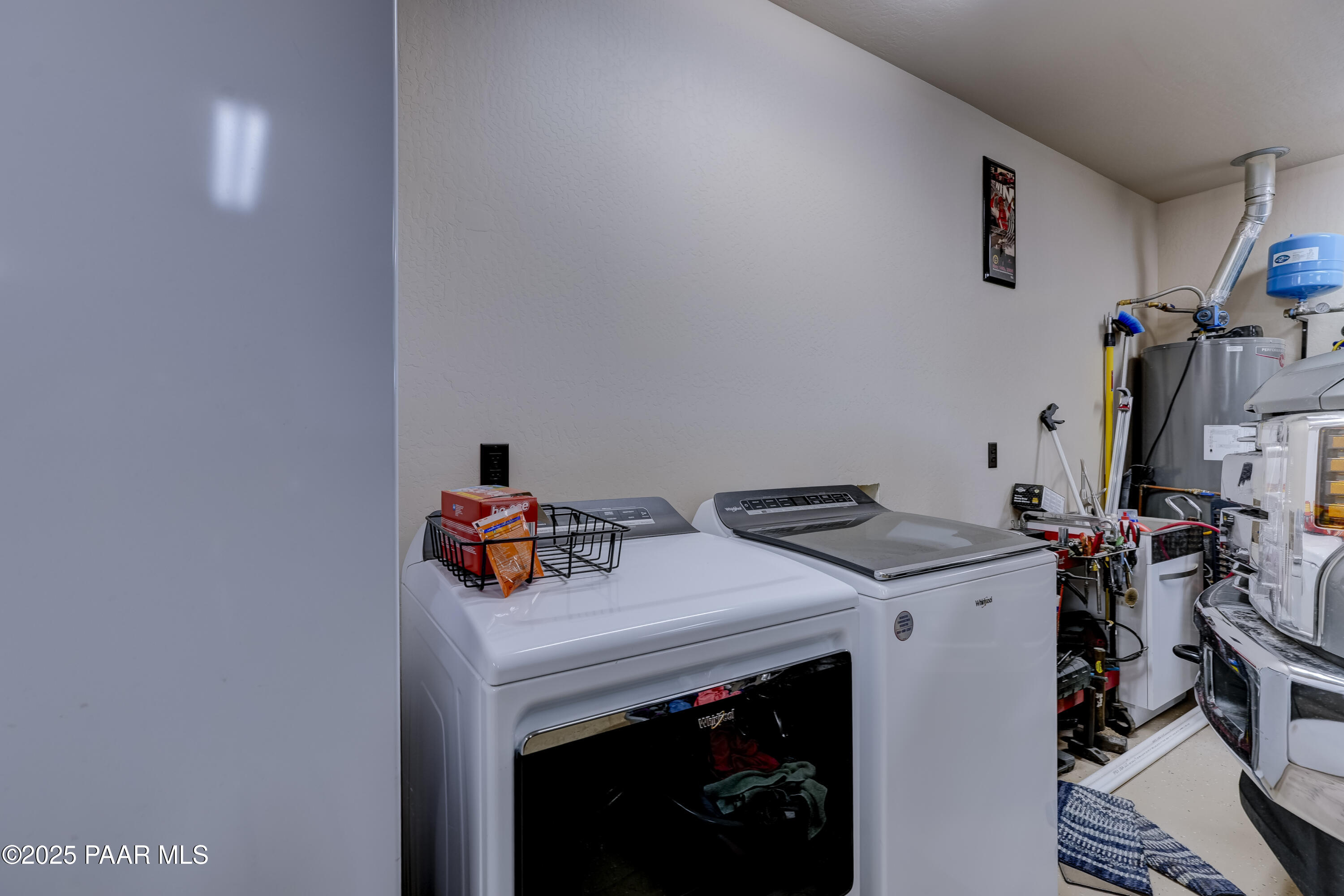 24720 North Rj Way Paulden, AZ 86334 - Photo 20 of 43 a utility room with dryer and washer