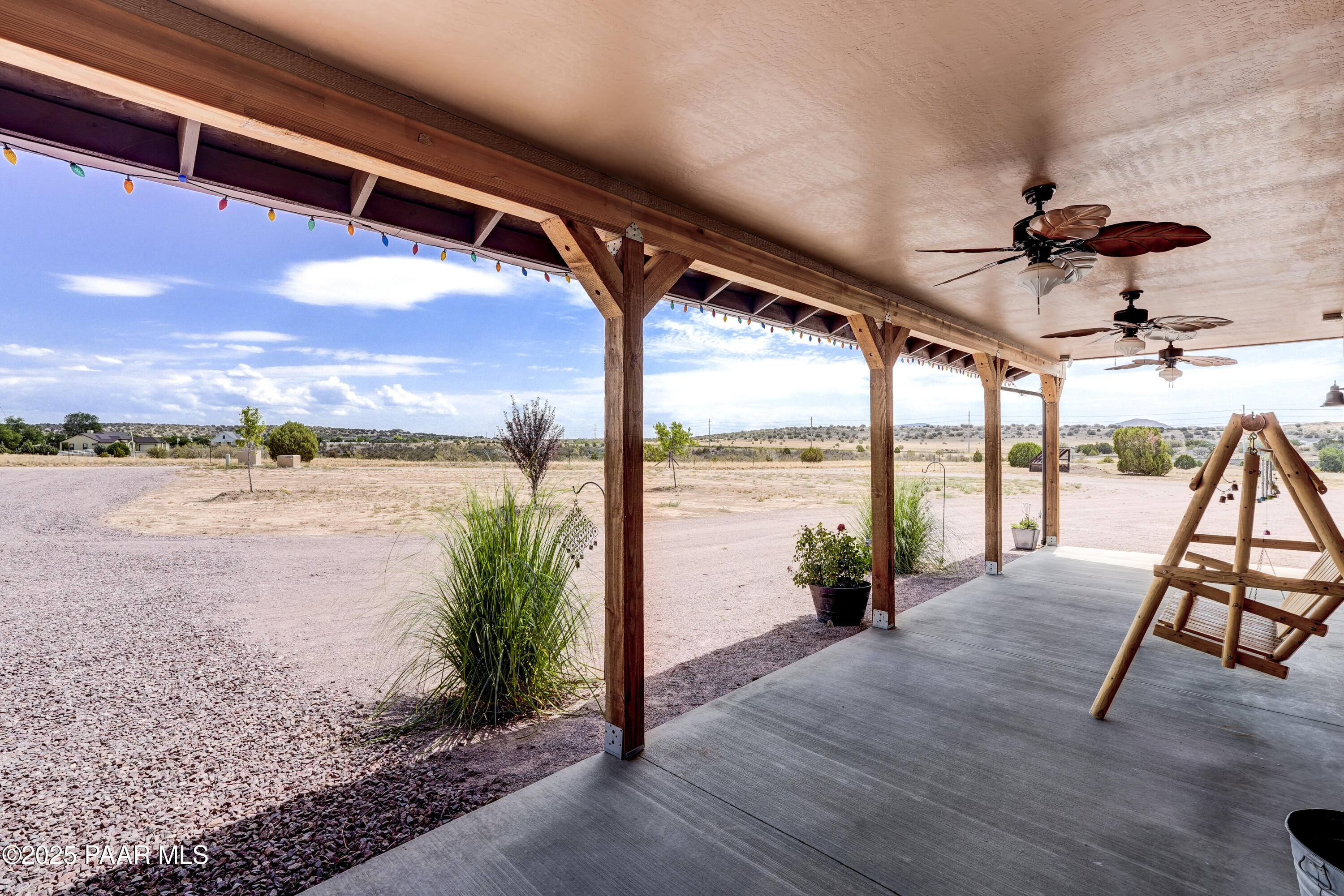 24720 North Rj Way Paulden, AZ 86334 - Photo 22 of 43 a view of living room