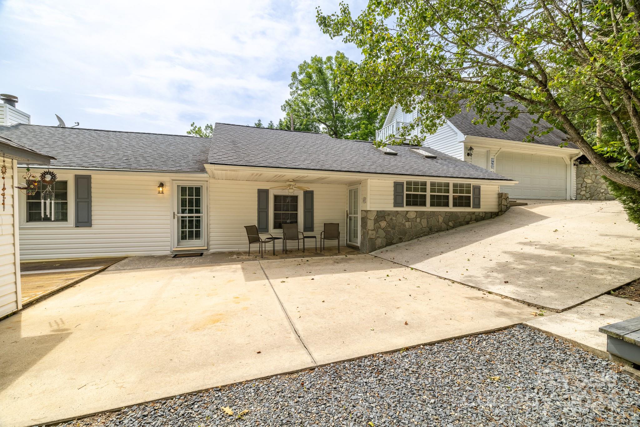 138 Strand Road Badin Lake, NC 28127 - Photo 8 of 48 Gallery Image 8