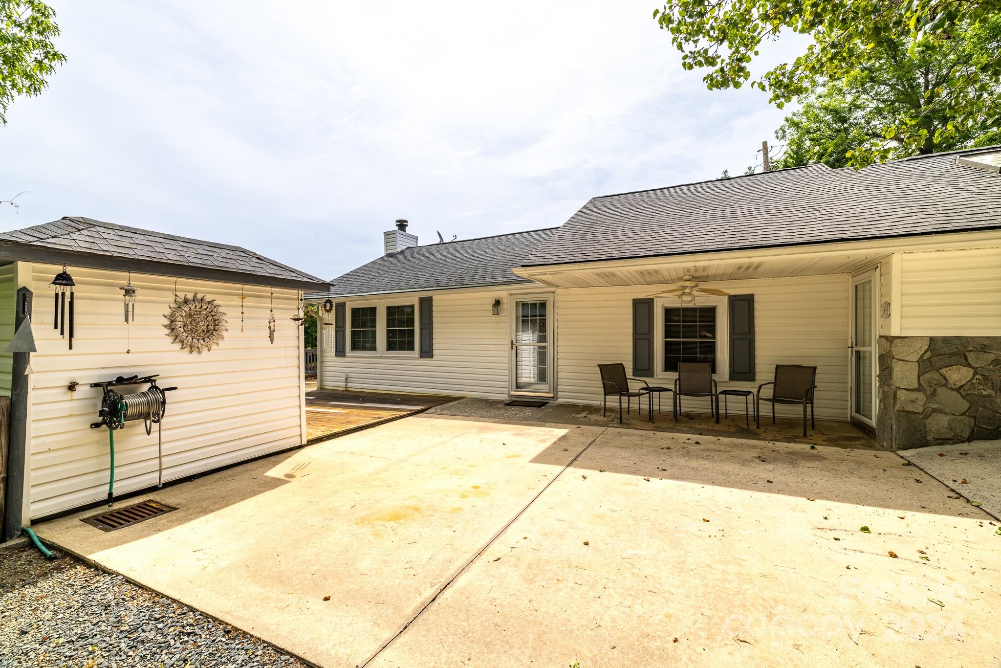 138 Strand Road Badin Lake, NC 28127 - Photo 9 of 48 Gallery Image 9