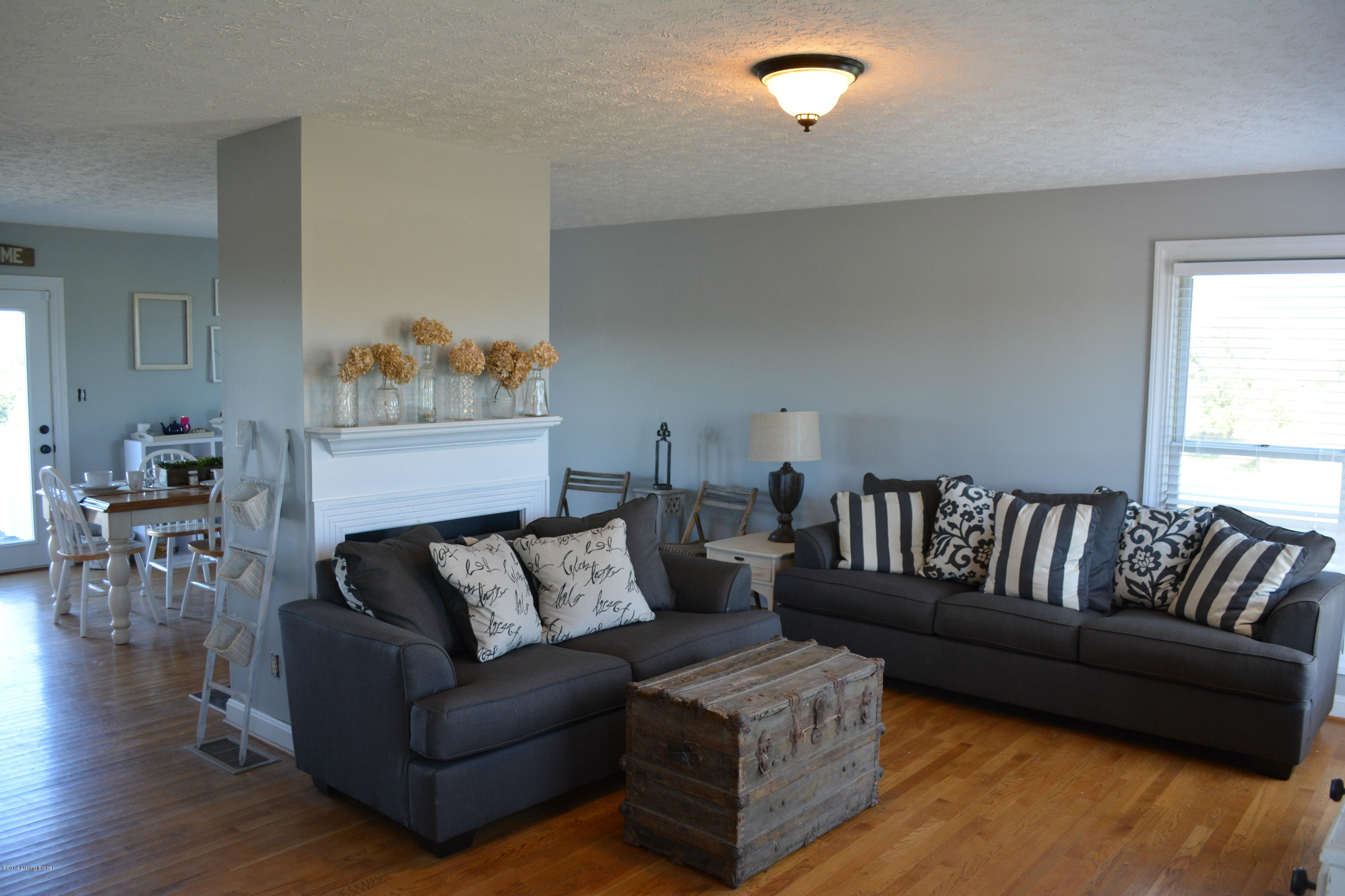 935 Pilcher Road Frankfort, KY 40601 - Photo 2 of 24 DSC_0271